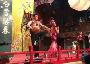 钟丽缇张伦硕拍京剧婚照大玩中西合璧
