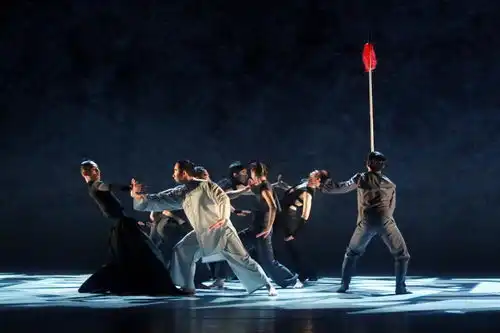 张艺谋沈伟赵梁作品云上看中国上海国际艺术节陪你过大年