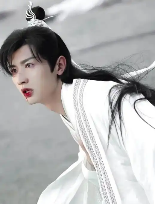 袁冰妍新剧祝卿好开机,网友却称路透图像赵丽颖大可不必
