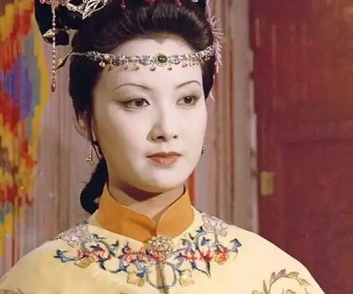 影版红楼中的秦可卿露肉被批辣眼睛,网友喷的人都没看过红楼梦
