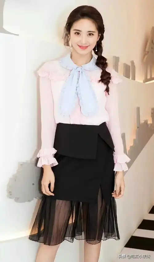 刘烨,优雅气质,微微一笑很倾城