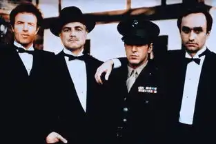 请问教父三中,歌剧演出成功后,文森特发现了2个人被暗杀了,为什么不警告教父小心而装作若无其事呢谢谢
