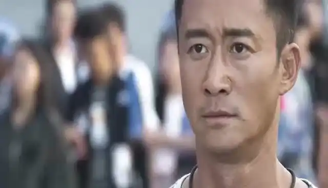 战狼2竟然还有那么多中国同胞在哪里,吴京准备一个人去救
