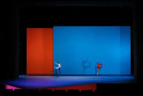 sebastianhannak震撼心灵的舞台空间美学