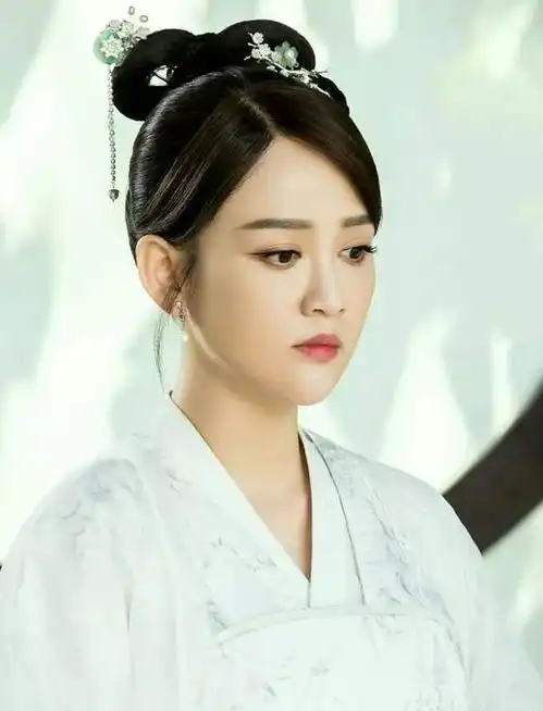 王子变青蛙陈乔恩还在演女孩,女二已经演新版女主妈妈了