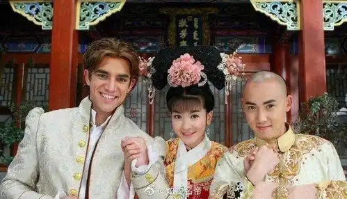 新还珠班杰明向同性男友求婚成功曾被曝转行教瑜伽拍另类电影
