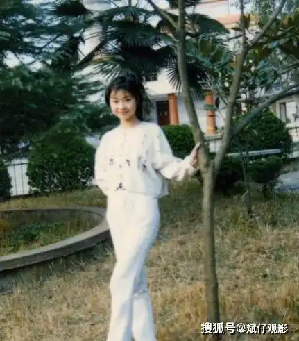 没背景没后台,苦苦奋斗21年,女主播柳岩上位到底有多难
