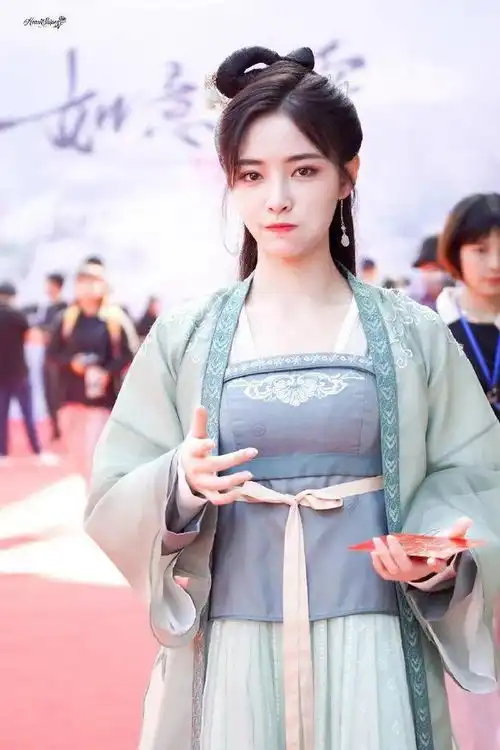 一组女星许佳琪精美写真图集大家喜欢她吗
