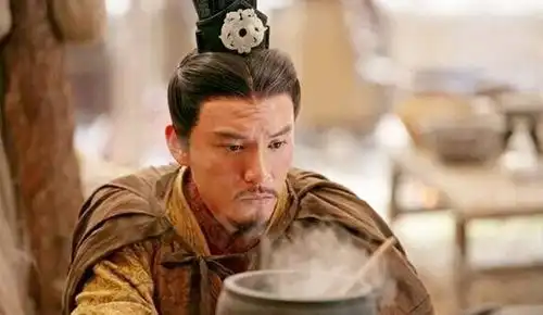 关羽去世后,厚葬他的人是曹操历史上,厚葬关羽的人可能是孙权

