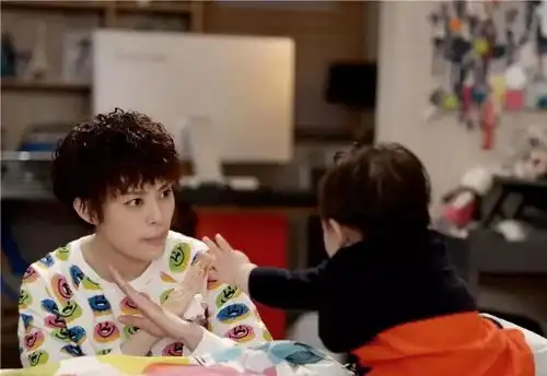 只会用转移注意力这招哄孩子滥用真的会害了他
