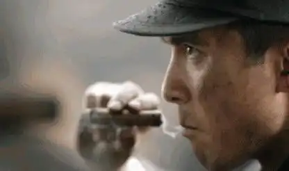 咖啡雪茄油头粉面徳式钢盔,这是川军吗难怪天雷滚滚
