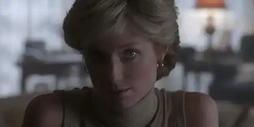 艾美红毯真敢穿吉莲穿保温袋,艾莎粉裙美艳,赛琳娜鱼尾裙显身材