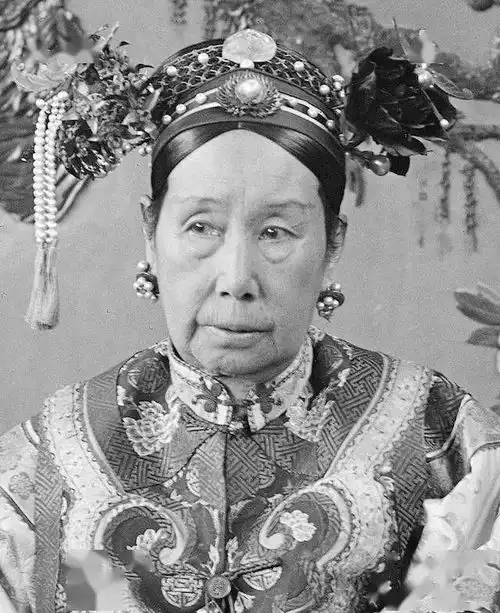 刘芳︱外部凝视群体预设与隔绝空间评郭安瑞文化中的政治戏曲表演与清都社会