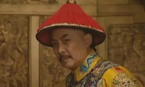 雍正王朝雍正继位初期,十阿哥朝堂上丑态百出,雍正为何要忍