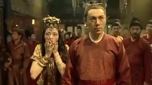 妖猫传妖猫只吃眼球,陈云樵却给它吃鱼,妖猫被惹怒,大开杀戒