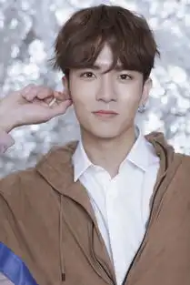 新流星花园f4帅气亮相获赞最年轻就赢了
