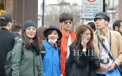 花儿与少年娜扎江疏影玩回来肌肤竟然还这么好
