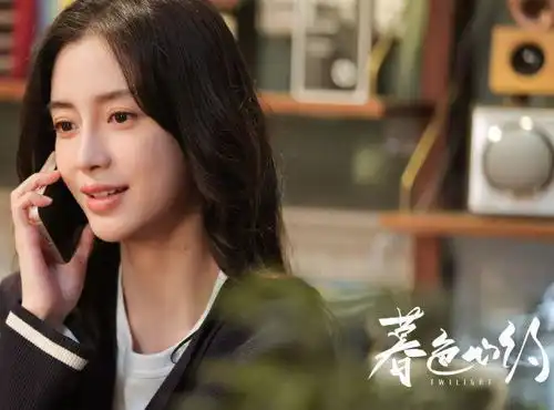 杨颖和任嘉伦主演暮色心约,故事老套情节有趣,糊没糊
