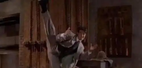 卢惠光跟成龙29年,被林凤娇开除,晚年落魄用棺材本养孩子
