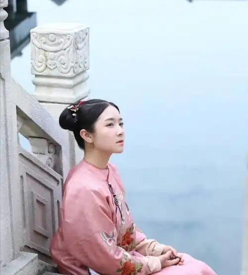 明星胖了就是不敬业辛云来抱不动李兰迪最后梯子来凑