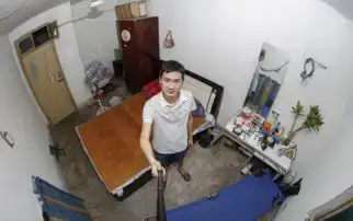 创业结婚买不起房年轻夫妻蜗居背后的艰辛