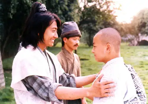 两人同演乌龙闯情关走红,今一个升级当老板,她过气却好幸福