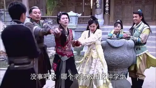 龙门镖局陆三金的妹妹打架竟然偷袭,看把秋月给气的