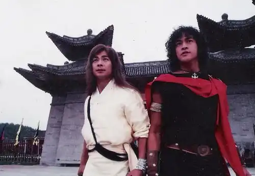 风云雄霸天下孤独长大爱而不得,幽若终是死在了绝世好剑之下