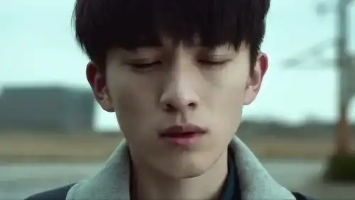 两个世界的人,就算是青梅竹马,也没法走到一起
