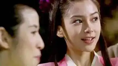 让周润发大逆转,挖掘angelababy,甘心陪妻子抗癌16年,他是影坛德才兼备的不老神话
