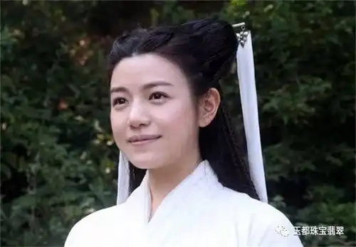 看过李若彤刘亦菲版小龙女,你觉得新版谁适合演杨过小龙女
