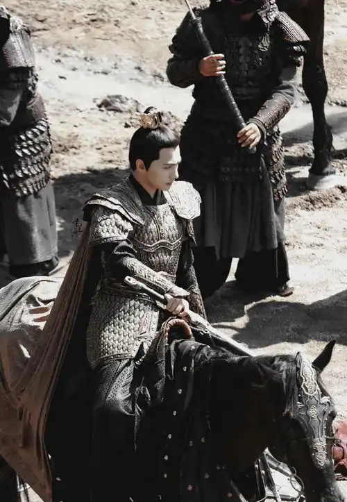 杨洋且试天下战袍路透,不愧是公认的古装美男