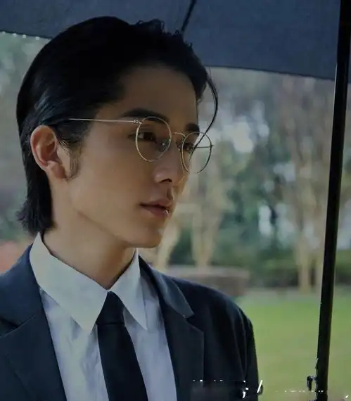 太强了网曝张子枫与张新成主演天才基本法,雷佳音加盟出演