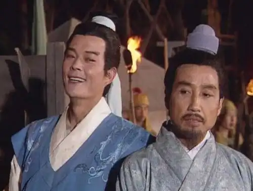 只能向曹操投降