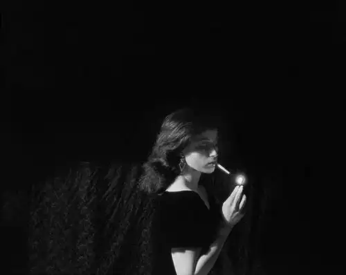 poshlady扮演过所有角色的自拍女王
