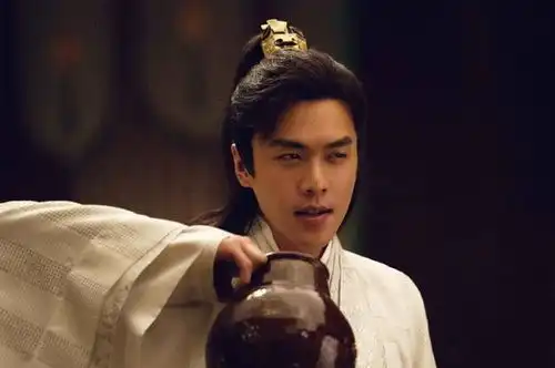 张若昀错失影帝,借奖杯看略显心酸,凭什么被陈宝国夺走