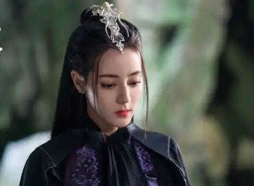 90花对打热巴与君初相识热度不佳,被杨紫余生碾压
