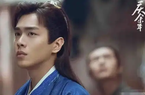 父子反目闹上法庭,妹妹变后妈,张若昀背后的痛苦你想象不到