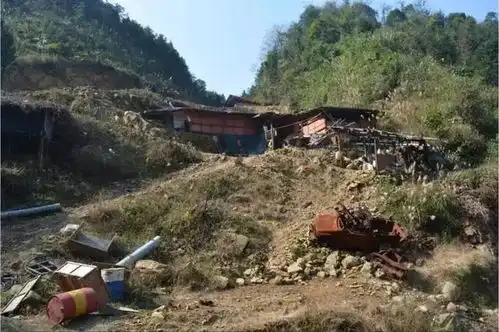 昔日首富成绝命毒师,来宾男子能写制毒化学方程式,还拉儿子下水
