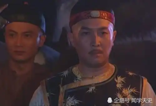 雍正王朝康熙决定圈禁老十三的时候,为什么把帽子摘了又戴上
