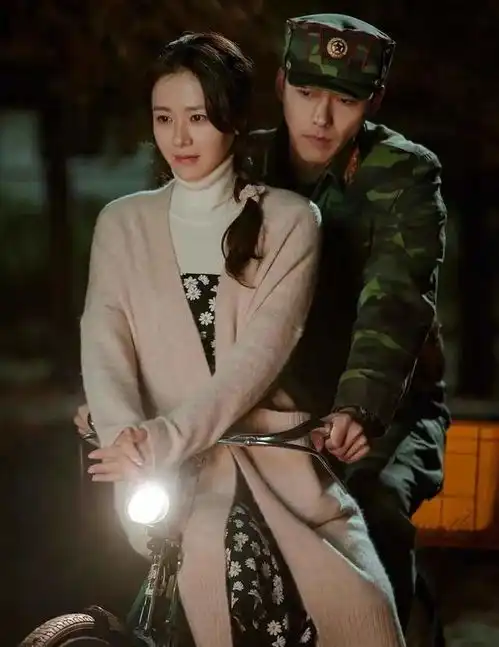 甜蜜对视撒娇打闹,玄彬和孙艺珍合体拍大片,糖度超标幕后故事更甜
