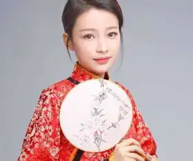 都说李沁和孙怡像当看到两人同穿旗袍,才知道差距不是一般大
