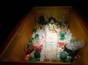 慈禧流落民间的四块翡翠,两位大师牺牲,三位国家总理亲自督造,造就了今天的四大国宝雕刻