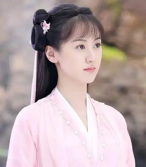 90小花古装造型袁冰妍李一桐鞠婧祎赵露思真是美不胜收