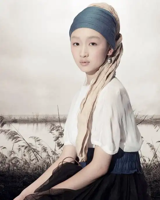 美女调侃美女周冬雨和颖宝关系不简单
