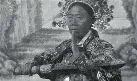 北京发现大太监李莲英墓,考古队进入墓室后,百年前的传言被证实