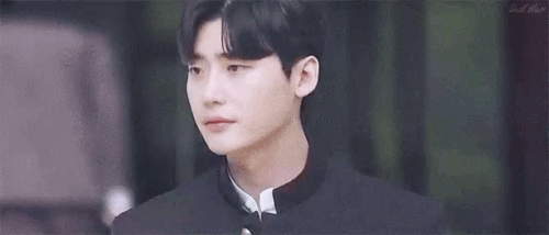 李钟硕登时尚杂志,为大家解决恋爱的烦恼,不愧是爱情剧匠人
