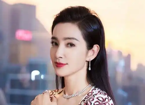 她与赵丽颖合伙开公司,李冰冰称她是自己永远的老板,这人是谁