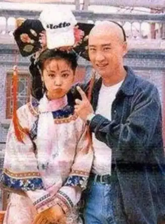 现在才发现,王宝强和黄渤竟然参演过还珠格格,剧照曝光后亮了