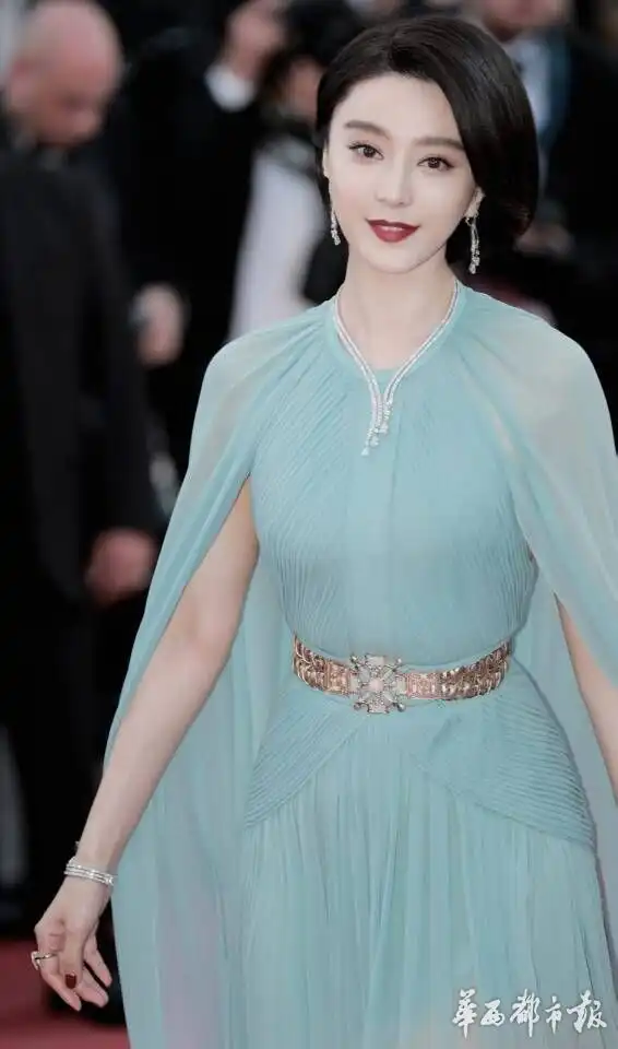 范冰冰和李宇春戛纳电影节上喜相逢
